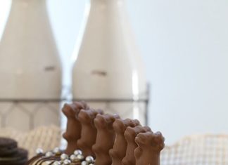 Birthday Cake : The very best and SUPER EASY CHOCOLATE, CARAMEL & HONEYCOMB ICE CREAM CAKE!!! Yo…