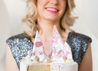 Birthday Cake : how pretty is this edible sugar crystal glitter filled cake – full video tutoria…