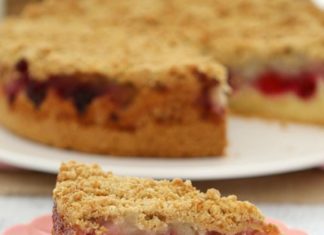 Birthday Cake : This Raspberry & Apple Crumble Cake has the perfect butter cake base, topped wit…