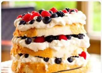 Birthday Cake : Angel Food Cake with Berries & Amaretto Whipped Cream | Home & Plate | www.homea…