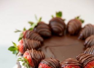 Birthday Cake : Chocolate Covered Strawberry Layer Cake | Annie's Eats Anyone need me to bak…