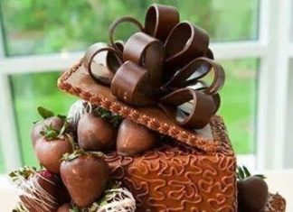 Birthday Cake : Chocolate strawberry cake.