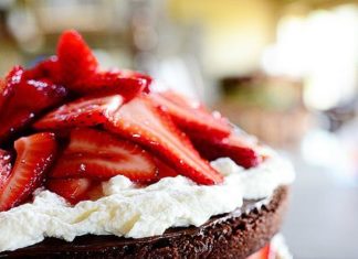 Birthday Cake : Chocolate Strawberry Nutella Cake from @Reena Dasani Drummond | The Pioneer Woma…