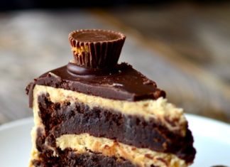 Birthday Cake : Flourless Chocolate Peanut Butter Cup Cake