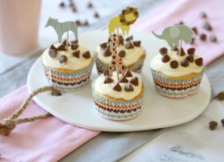 Birthday Cake : The easiest, most kid-friendly Chocolate Chip Cupcakes ever!!! | Bake Play Smile…