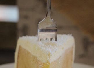 Birthday Cake : A simple WHITE CHOCOLATE MUD CAKE made with a deliciously smooth and creamy WHIT…