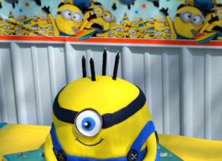Birthday Party : This DIY Minion Birthday Cake can easily be recreated following my step by step …