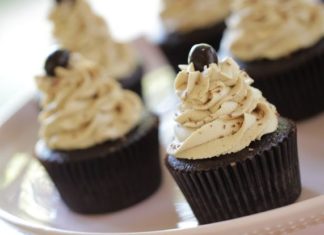 Birthday Cake : Beth's Cafe Mocha Cupcakes| ENTERTAINING WITH BETH