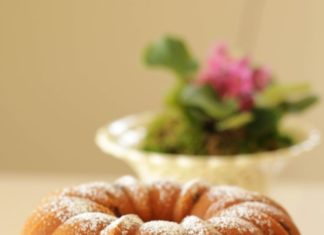 Birthday Cake : Blueberry Lemon Bundt Cake