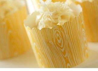 Birthday Cake : Easy cupcake recipe for a baby shower or bridal shower. Includes Video recipe to…