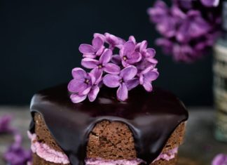 Birthday Cake : Mini chocolate almond cakes with blackberry buttercream and rich chocolate glaze…