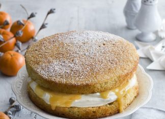Birthday Cake : Victoria sponge with spiced Christmas curd – This recipe for Victoria sponge wit…