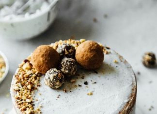 Birthday Cake : hazelnut crunch cake.