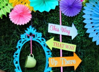 Birthday Decoration : Alice in Wonderland party printable arrows at Krown Kreations on Etsy | Cool Mom…