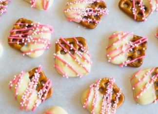 Birthday Decoration Ideas : BIRTHDAY CAKE PRETZELS!!!