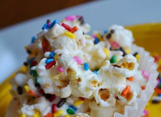 Birthday Decoration Ideas : Birthday cake popcorn.