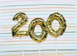 Birthday Decoration Ideas : DIY mini foil letter balloon cake toppers | A Joyful Riot Malissa and Machelle (…