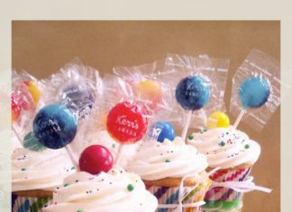 Birthday Decoration Ideas : Pour une amatrice de bonbons. Gâteau confetti, glaçage à la vanille, bonbons …