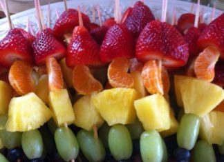 Birthday Decoration : Made these for my daughters 5th birthday party as part of a rainbow and unicorn …