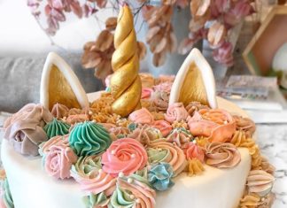 Birthday Decoration : Mystical unicorn in strawberry flavor! Happy 1st birthday to a sweet baby girl!