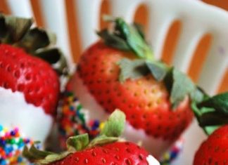 Birthday Decoration : Strawberries.