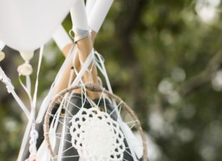 Birthday Decoration : dream-catcher-feathers-pastel © Corinna Hoffman Photography