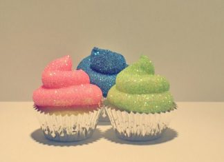 Birthday Decoration : sparkly cupcakes – These would be great for a girls birthday party or baby showe…