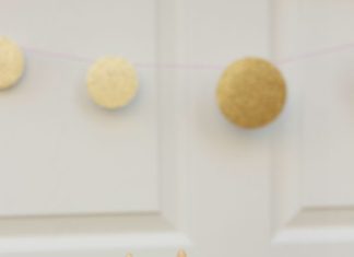 Birthday Decoration : unicorn cupcakes | Pink gold and aqua unicorn party.