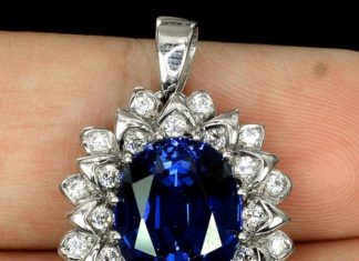 Birthday Gifts Ideas : Vintage 14K White Gold 8CT Oval Cut Blue Sapphire Pendant Necklace