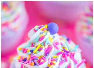 Birthday Gifts Inspiration : DIY Cupcake Bath Bombs – how to make a cupcake bath bomb with royal icing and …