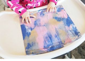 Birthday Gifts Inspiration : This Mess Free Painting for Toddlers Art Activity is the perfect gift for Mother…