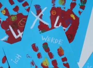 Birthday Inspiration: Mit dieser Einladungskarte werden die kleinen Gastgeber ihre helle Freude haben …