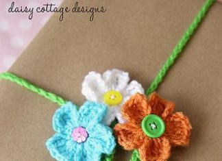 Birthday Inspiration: Pretty crocheted Gift Wrapping, free pattern by Daisy Cottage Designs