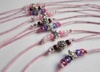 Birthday Inspiration: *♥Armbänder für den Kindergeburtstag♥* Perlen gefädelt auf ein Baumwollba…