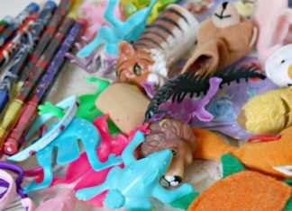 Birthday Party : 10 Fun Things to Fill a Children’s Pinata with That Are NOT Candy! Healthy optio…