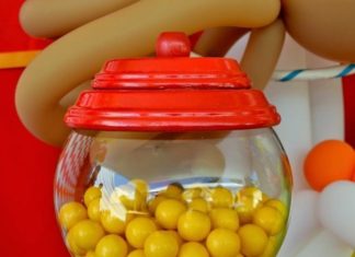Birthday Party : Boys Circus Themed BIrthday Party Candy Gumball Ideas