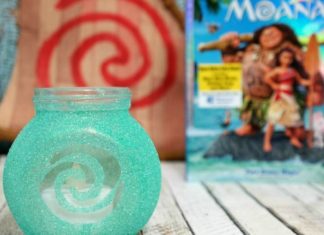 Birthday Party : DIY Disney's Moana Heart of Te Fiti Glitter Jar Craft!!