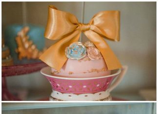 Birthday Party Inspiration : DIY Marie Antoinette First Birthday Party Decor