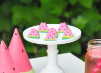 Birthday Party Inspiration : Go with a Watermelon DIY Birthday Party this Summer! I mean, what says summer mo…