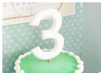 Birthday Party Inspiration : Oh my goodness, we are positively swooning over this ice cream parlor birthday b…