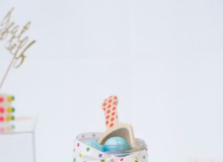 Birthday Party Inspiration : The cute kid-friendly martinis with gumball stirrers.