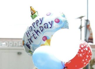 Birthday Party Inspiration : The mamas you'll meet at the next birthday party your kids attend.