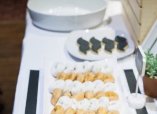 Birthday Party Inspiration : This Modern Animal Themed Birthday Partys is filled with creative party decor. I…