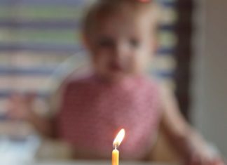 Birthday Party Inspiration : This mom's birthday tradition for her baby is adorable, check it out!