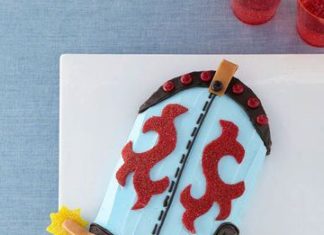 Birthday Party Inspiration : Tip your hat to the Wild West with this boot-shaped cake, complete with caramel …