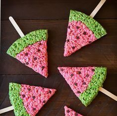 Birthday Party : Watermelon Rice Krispies Treats – the perfect summer treat! So easy and so fun!