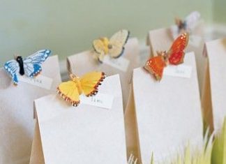 Birthday Decoration : “Butterfly Favor Bags”- beautiful way to wrap a gift! Would be amazing if kiddos…