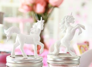 Birthday Decoration : DIY Unicorn Glitter Play Dough Party Favor