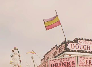 Birthday Decoration : I love carnivals. I'd be happy to travel around and visit as many as possibl…