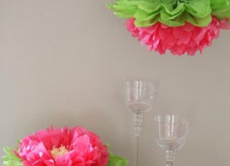 Birthday Decoration : Paper flowers for a girly garden-themed party.